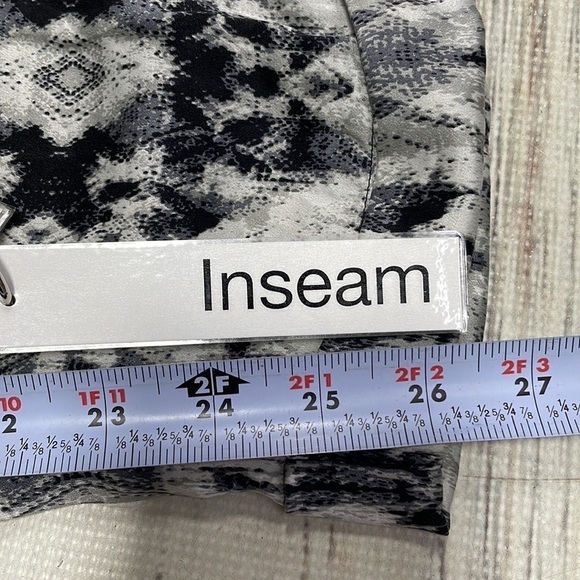 Paige Pants Silver Black Printed Silky Satin Pockets Size Small - Picture 11 of 14